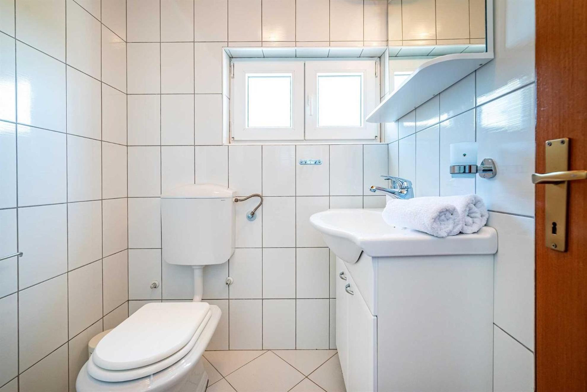 Apartment House Simoni With Pool, Zadar County بريفلاكا المظهر الخارجي الصورة