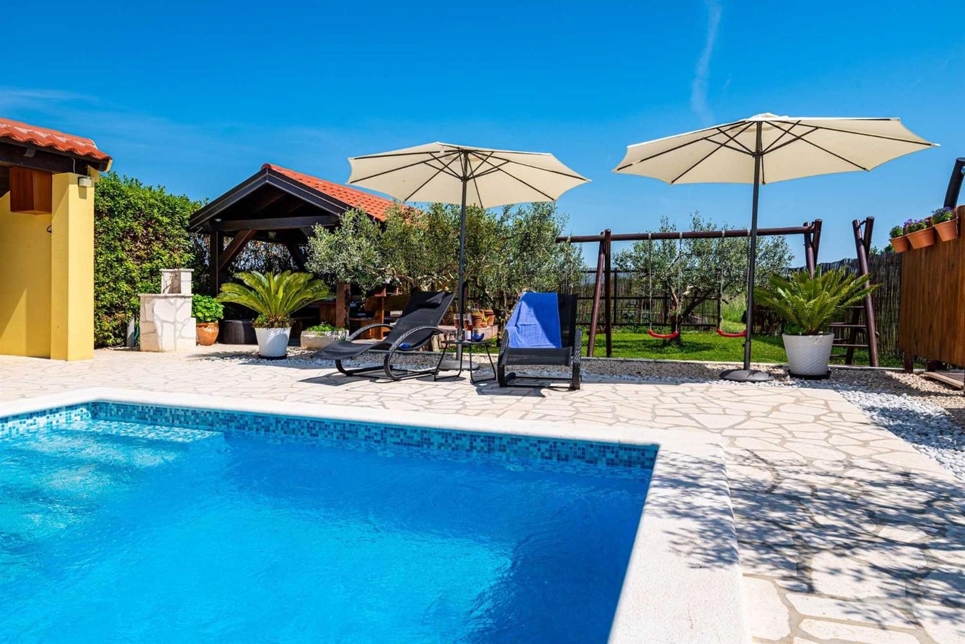 Apartment House Simoni With Pool, Zadar County بريفلاكا المظهر الخارجي الصورة