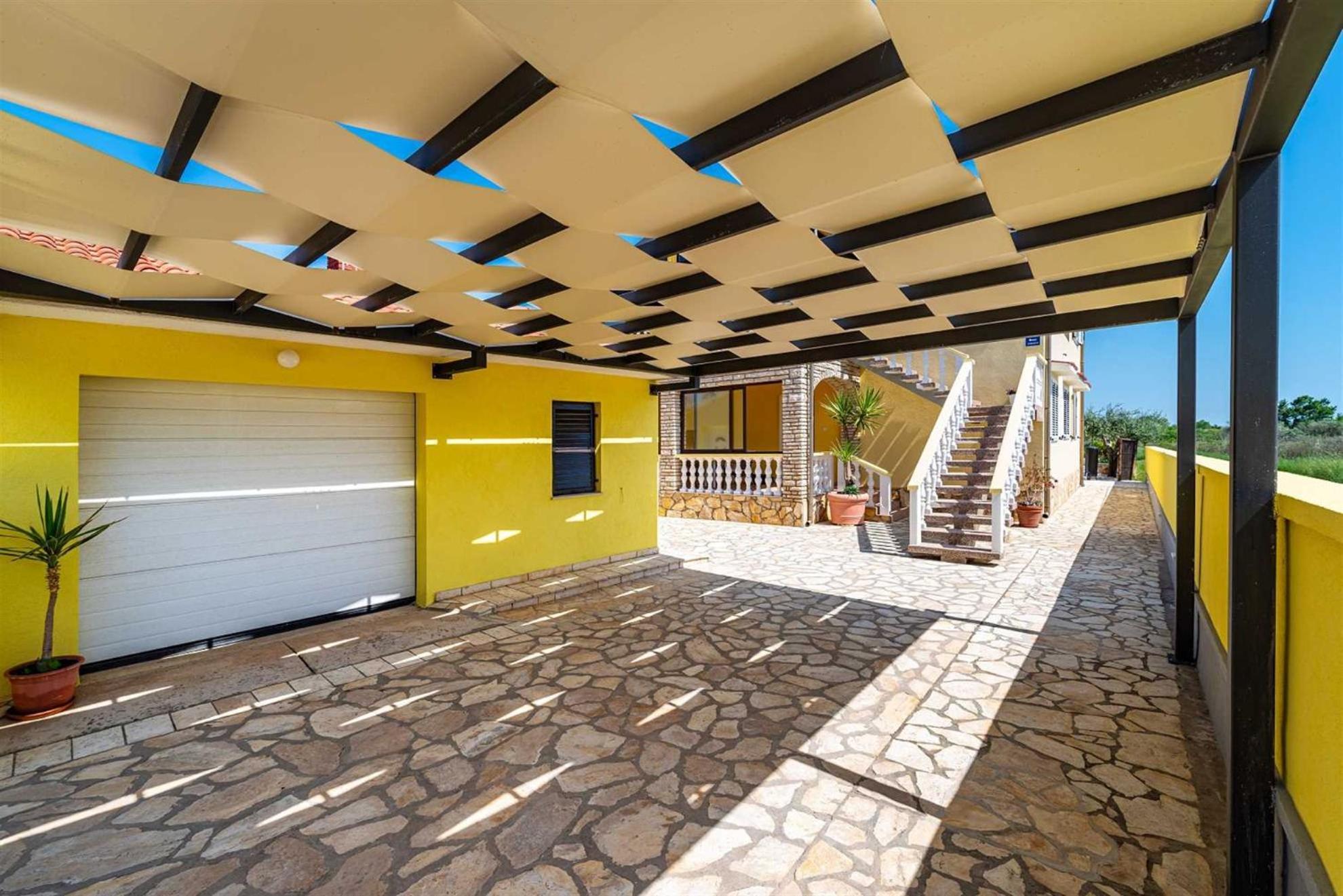 Apartment House Simoni With Pool, Zadar County بريفلاكا المظهر الخارجي الصورة